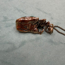 Carica l'immagine nel visualizzatore di Gallery, Collana Ranocchio Unic Alcozer &amp; J
