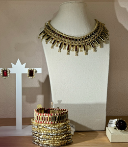 Girocollo Rosso Scuro House of Tuhina