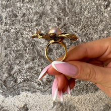Carica l&#39;immagine nel visualizzatore di Gallery, Anello Fiore con Perla Unic Alcozer &amp; J