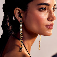 Carica l'immagine nel visualizzatore di Gallery, orecchini da donna lunghi sottili pendenti con specchi in stile egiziano egizio indiano dorati
