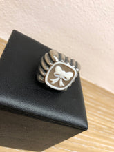 Carica l&#39;immagine nel visualizzatore di Gallery, Anello Chevalier Scognamiglio